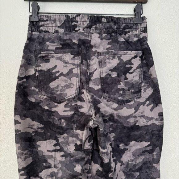 Spanx camo gray stretch twill cargo zipper joggers S - Picture 9 of 13